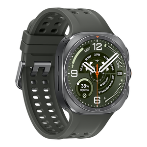 ساعة Galaxy Watch Ultra2 بلون فضي تيتانيوم من منظور أيسر